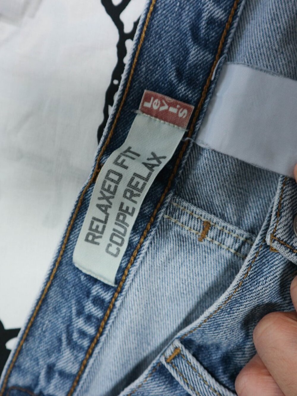Levi's Relaxed Fit Light Wash Denim Jeans Vintage 35x27.5 - Picture 9 of 9